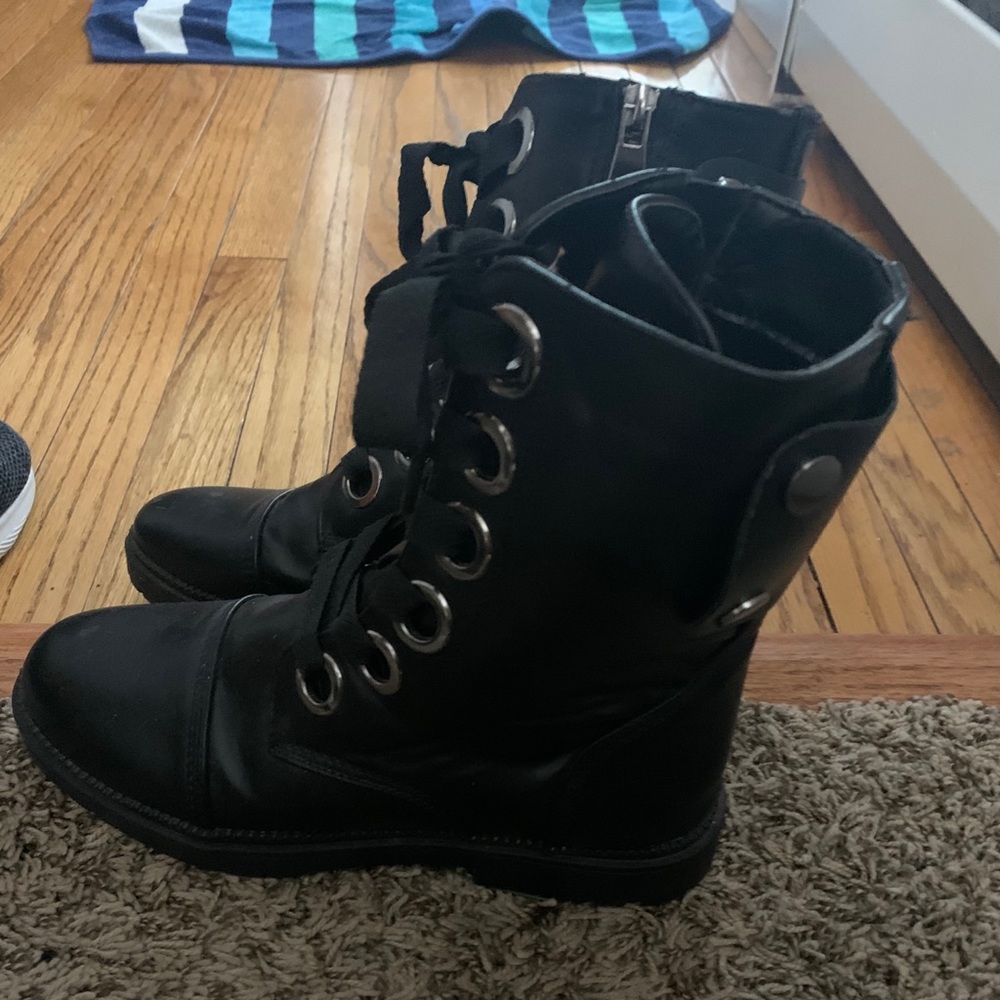 Combat boots